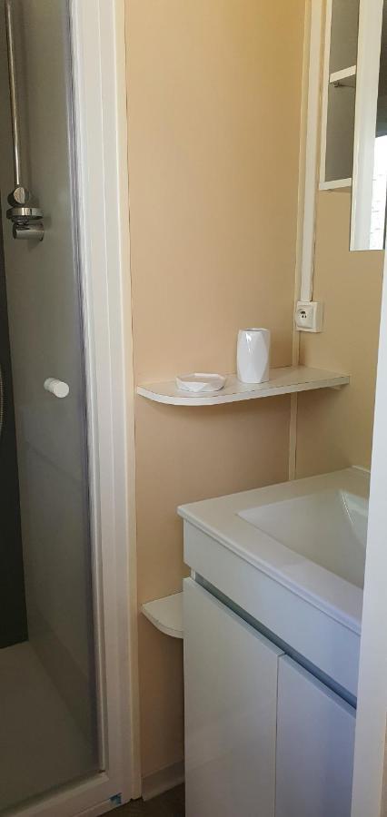 Mobil Home Climatise 6 Personnes ลาโรคด็องเตรง ภายนอก รูปภาพ
