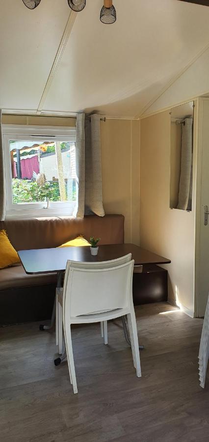Mobil Home Climatise 6 Personnes ลาโรคด็องเตรง ภายนอก รูปภาพ