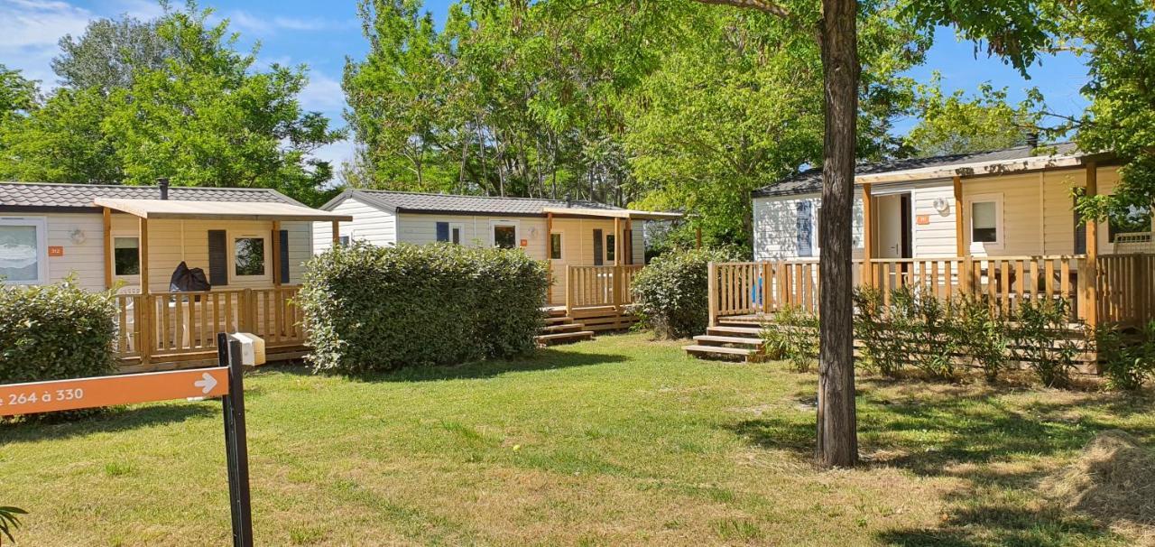 Mobil Home Climatise 6 Personnes ลาโรคด็องเตรง ภายนอก รูปภาพ